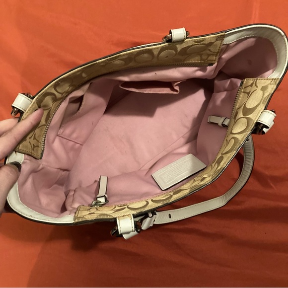 Vintage Coach Signature Logo Shoulder Bag - Picture 7 of 15